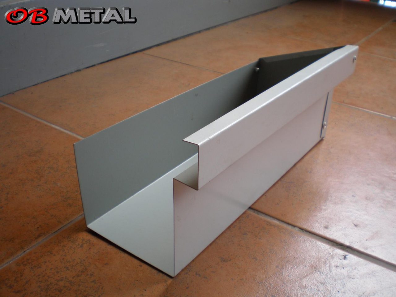 Canaletas, tapacantos, planchas de acero inox - Obmetal